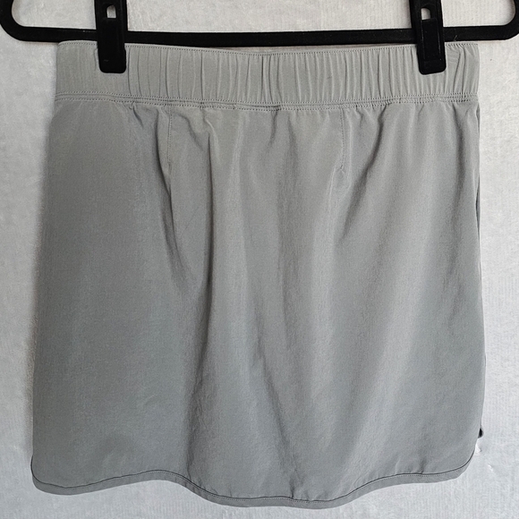 Athleta Stretch-In Skort – Cobblestone Gray – Size Small EUC - Picture 5 of 7